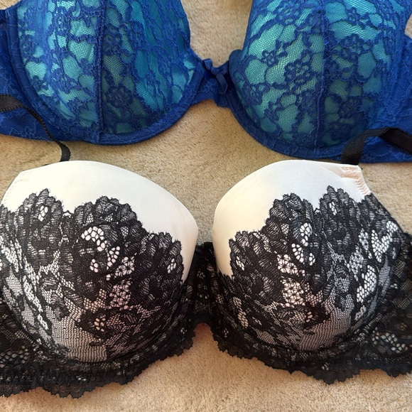 Lot of 4 Victoria’s Secret Bras - Picture 5 of 6
